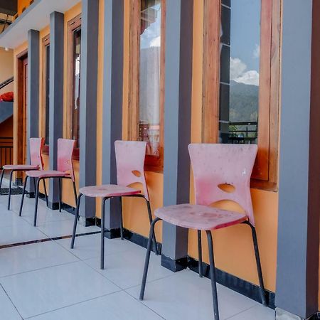 Oyo 1351 Tanggulasi Resto & Residence Syariah Magetan Dış mekan fotoğraf