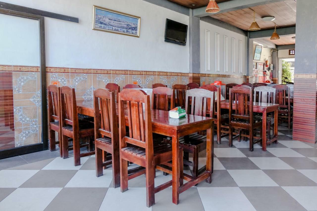 Oyo 1351 Tanggulasi Resto & Residence Syariah Magetan Dış mekan fotoğraf