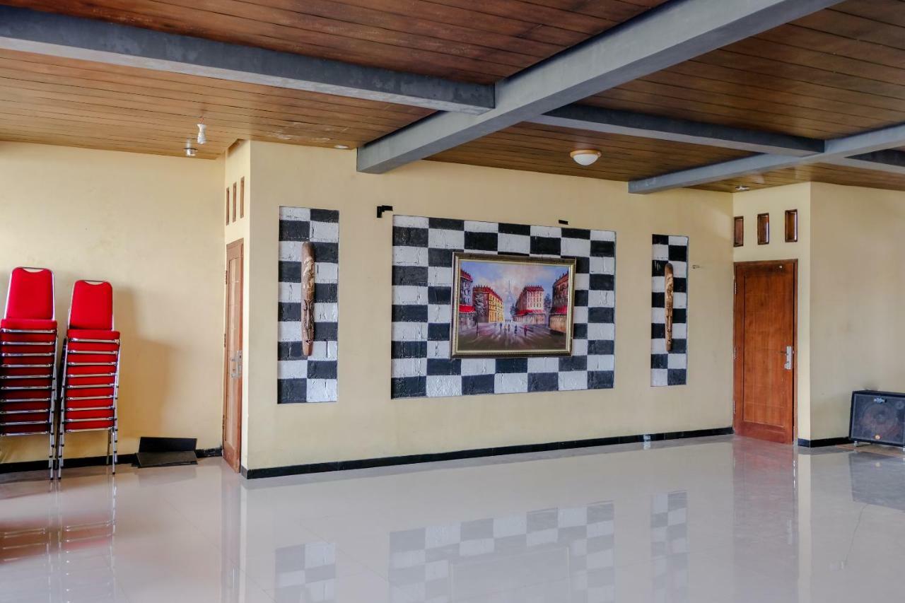Oyo 1351 Tanggulasi Resto & Residence Syariah Magetan Dış mekan fotoğraf