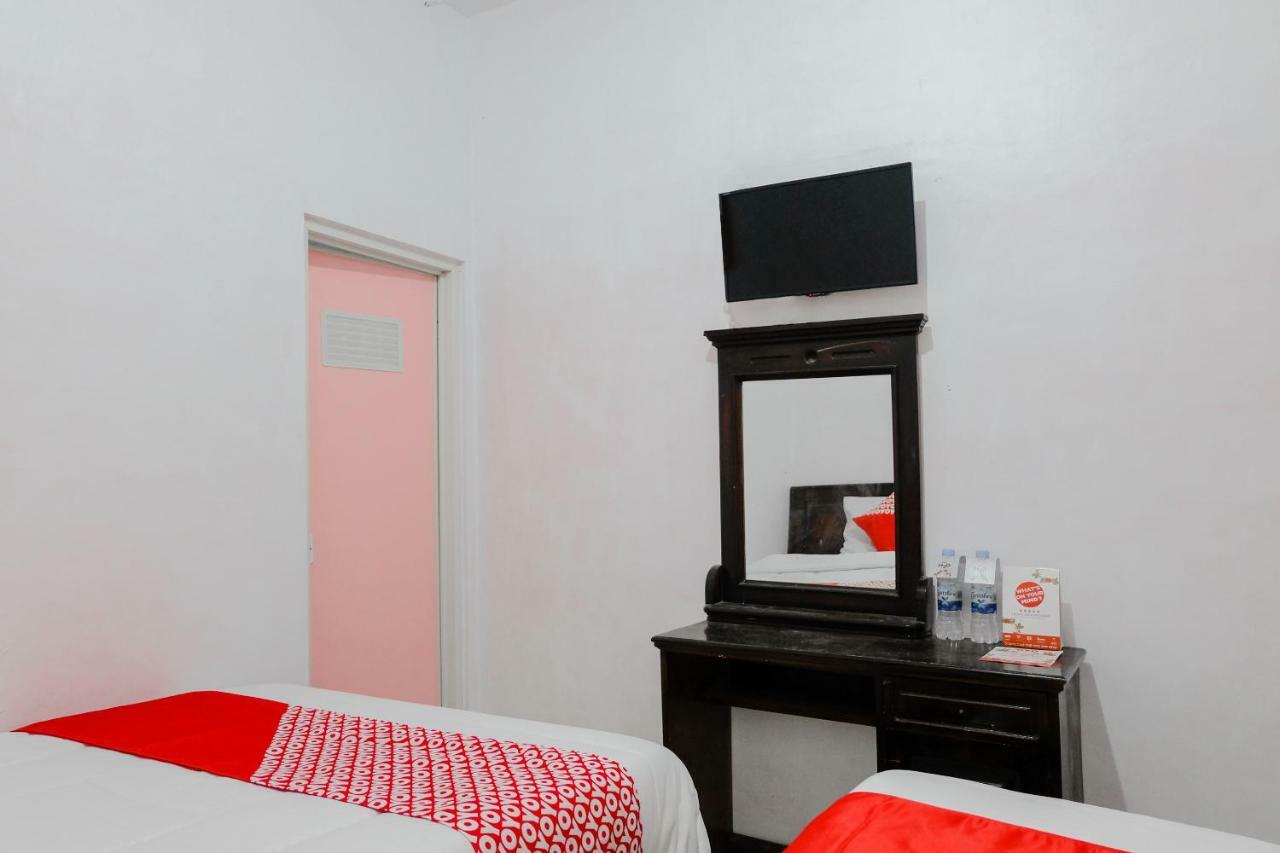 Oyo 1351 Tanggulasi Resto & Residence Syariah Magetan Dış mekan fotoğraf