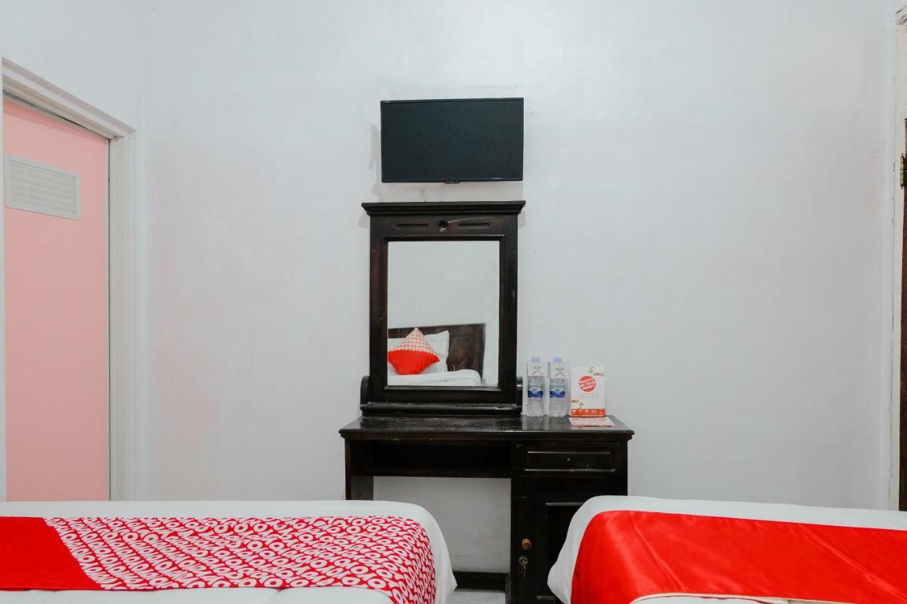 Oyo 1351 Tanggulasi Resto & Residence Syariah Magetan Dış mekan fotoğraf
